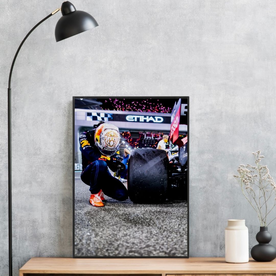 Max Verstappen Wins 4th F1 World Championship Knee - Gallery